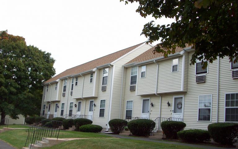 Cornfield Apartments Ellington CT 768x576